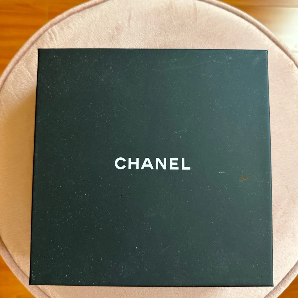 Chanel Double CC Chain Choker Necklace Metal with Leather and Crystals - Picture 4 of 4